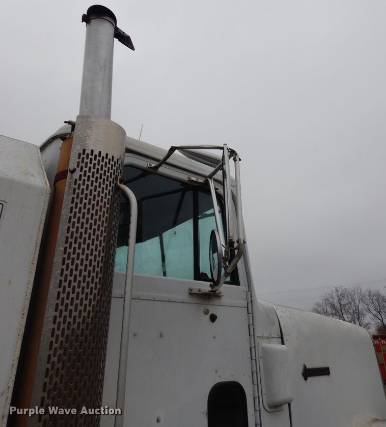 image for item DG6361 1987 International 9300 water truck