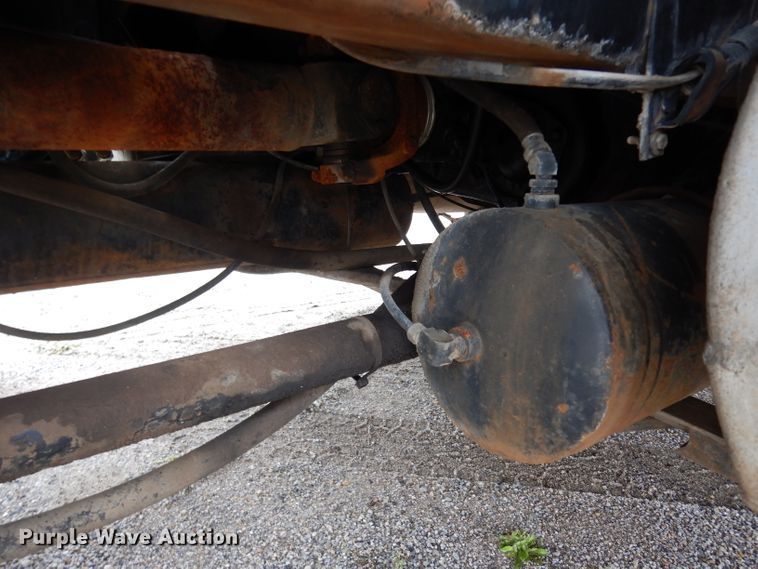 image for item DG6361 1987 International 9300 water truck