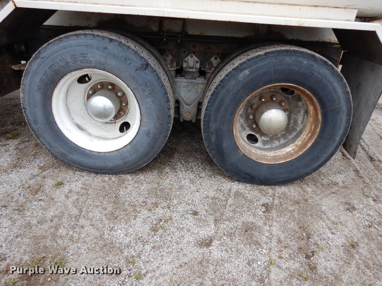 image for item DG6361 1987 International 9300 water truck