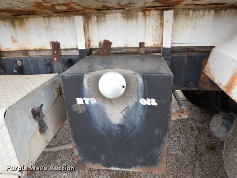 image for item DG6361 1987 International 9300 water truck