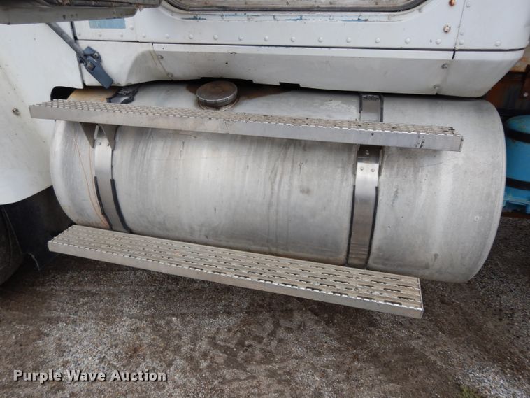 image for item DG6361 1987 International 9300 water truck