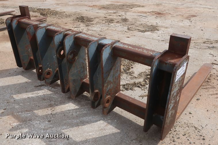 image for item DG7114 Wheel loader pallet forks