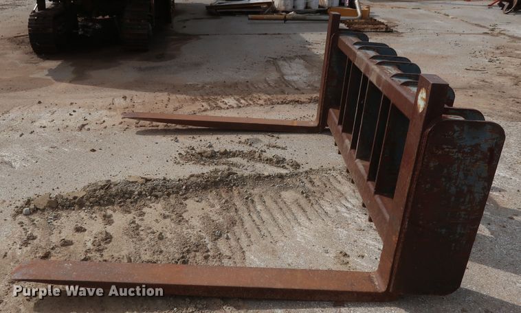 image for item DG7114 Wheel loader pallet forks