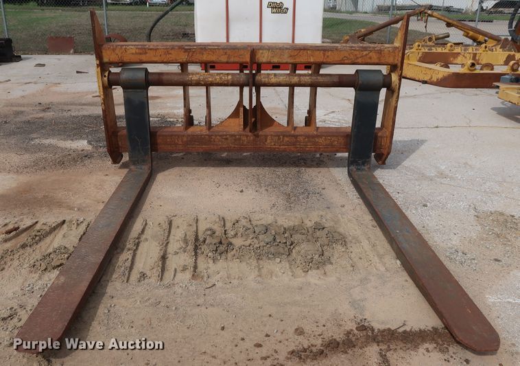 image for item DG7115 Rockland CFHD wheel loader pallet forks