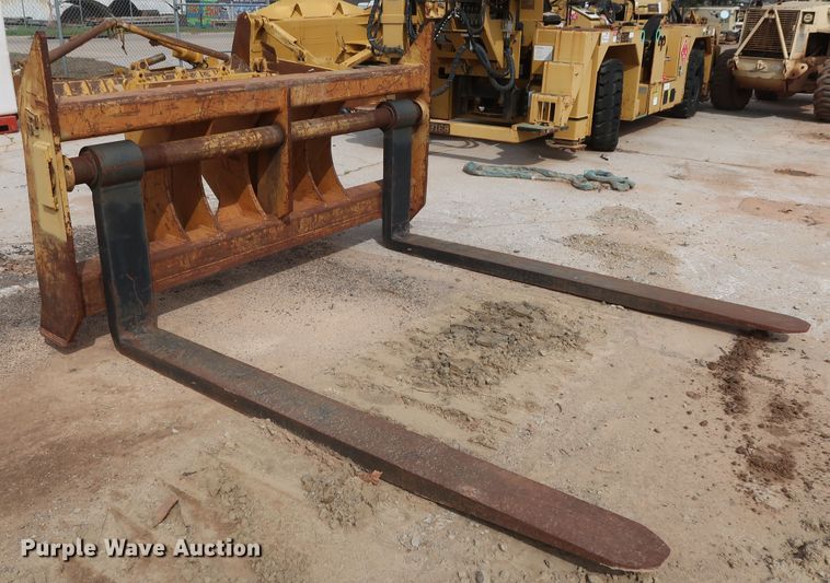 image for item DG7115 Rockland CFHD wheel loader pallet forks