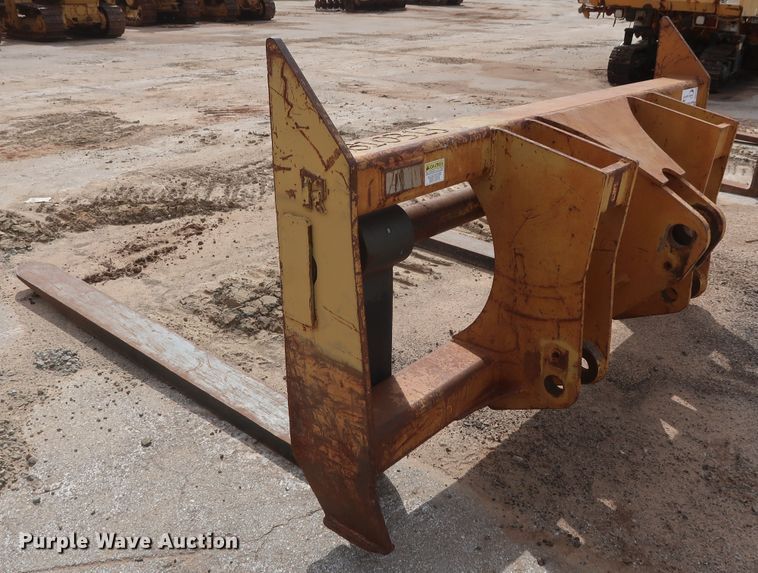 image for item DG7115 Rockland CFHD wheel loader pallet forks