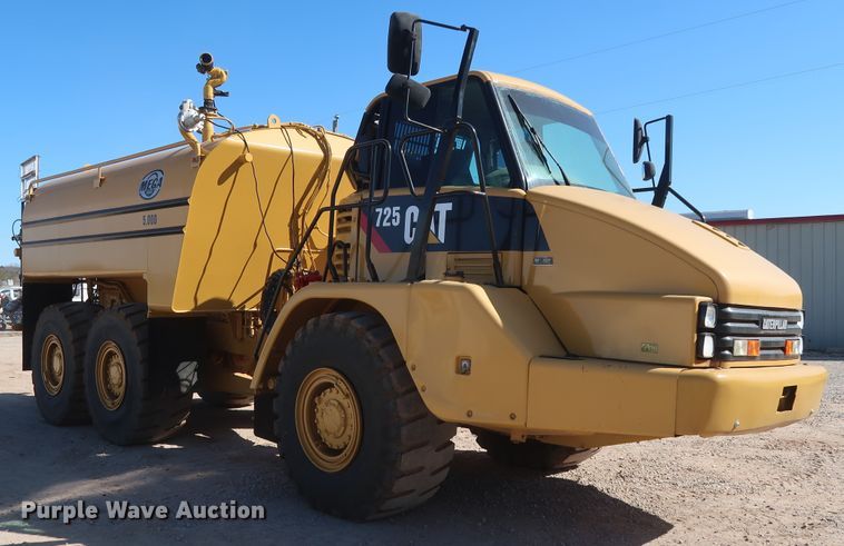 image for item DG7124 2008 Caterpillar 725  water wagon