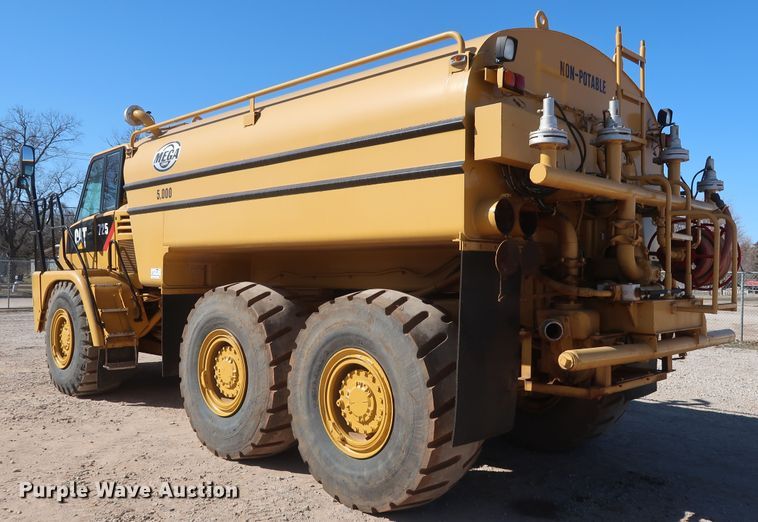 image for item DG7124 2008 Caterpillar 725  water wagon
