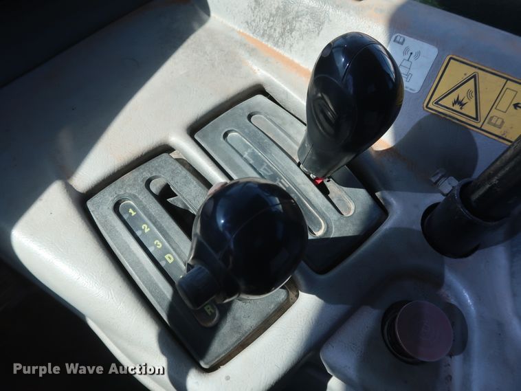 image for item DG7124 2008 Caterpillar 725  water wagon