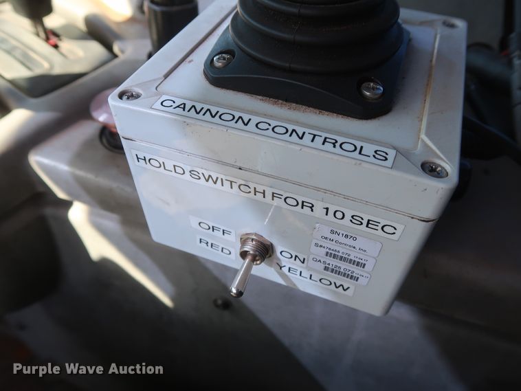 image for item DG7124 2008 Caterpillar 725  water wagon