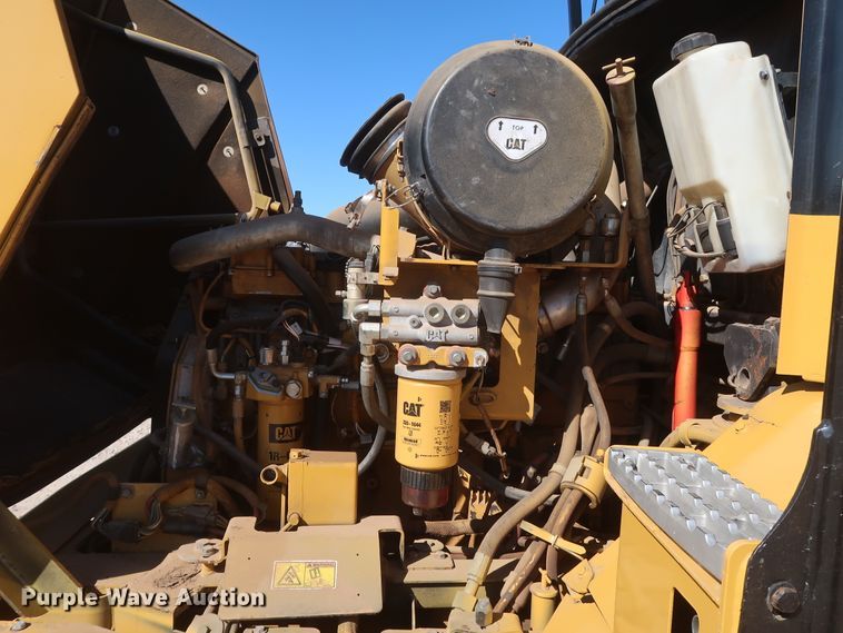 image for item DG7124 2008 Caterpillar 725  water wagon