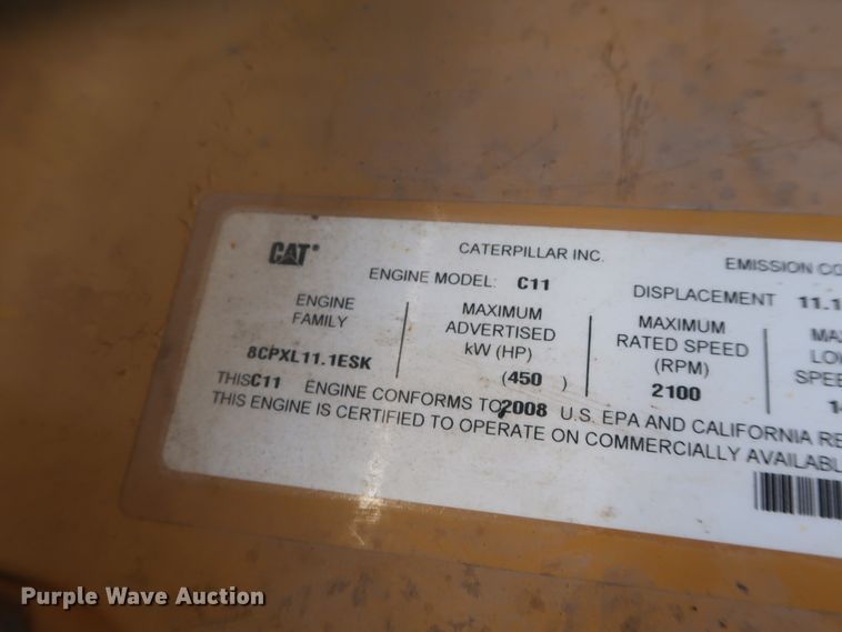 image for item DG7124 2008 Caterpillar 725  water wagon