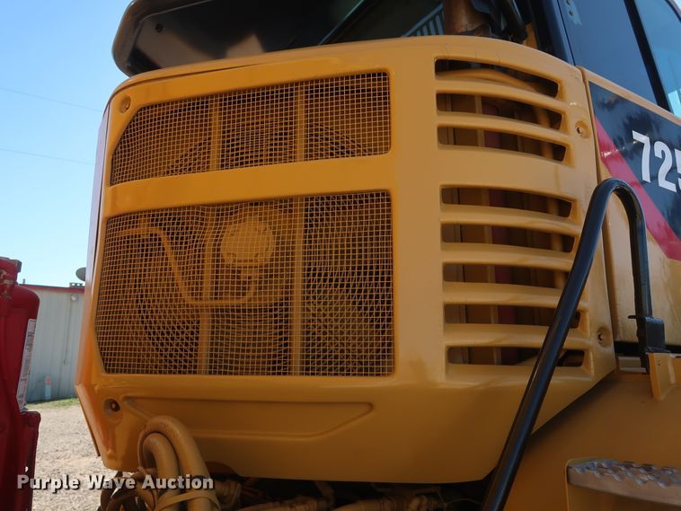 image for item DG7124 2008 Caterpillar 725  water wagon