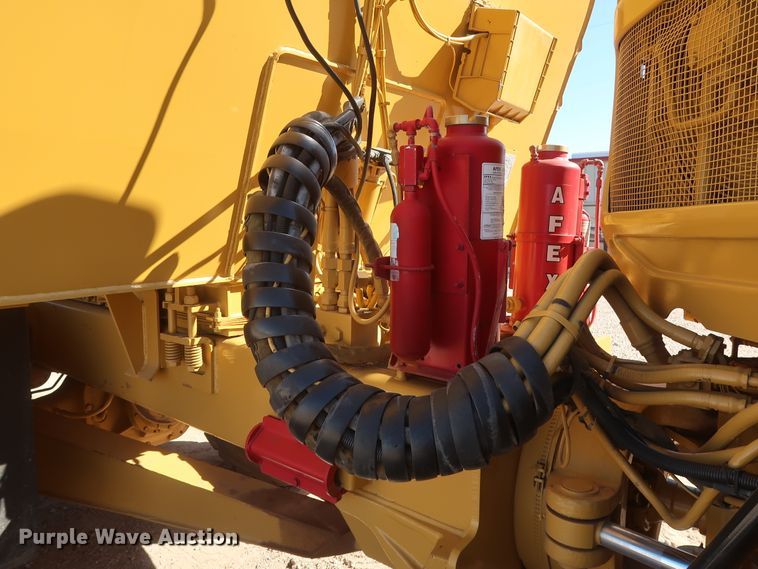 image for item DG7124 2008 Caterpillar 725  water wagon