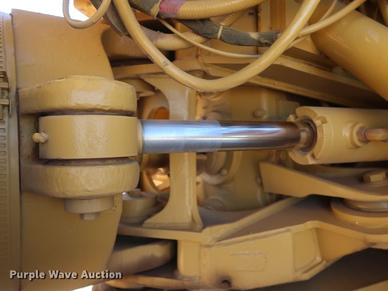 image for item DG7124 2008 Caterpillar 725  water wagon