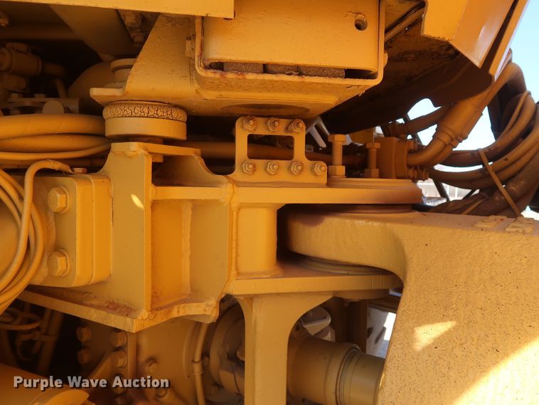 image for item DG7124 2008 Caterpillar 725  water wagon