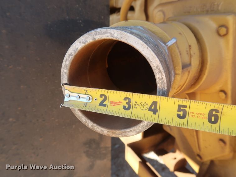 image for item DG7124 2008 Caterpillar 725  water wagon