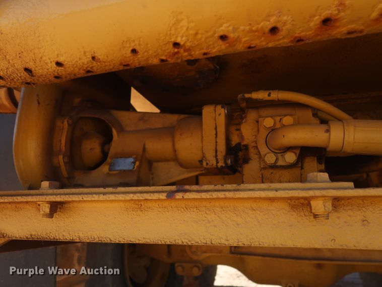 image for item DG7124 2008 Caterpillar 725  water wagon