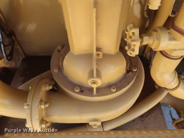 image for item DG7124 2008 Caterpillar 725  water wagon