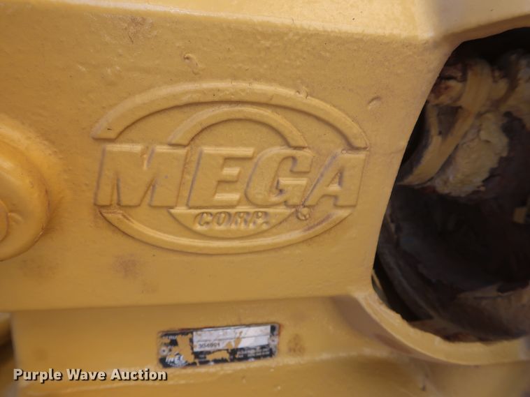 image for item DG7124 2008 Caterpillar 725  water wagon