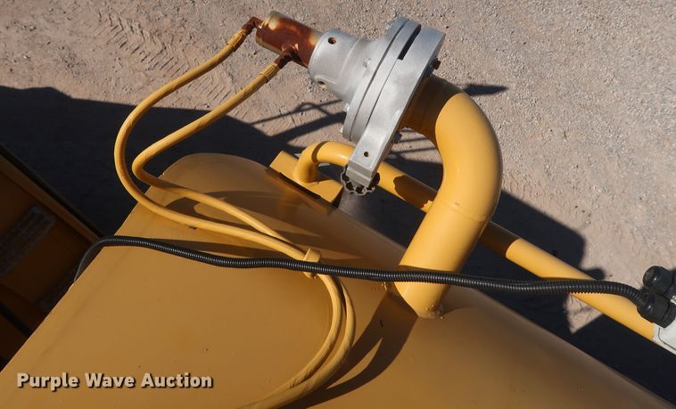 image for item DG7124 2008 Caterpillar 725  water wagon