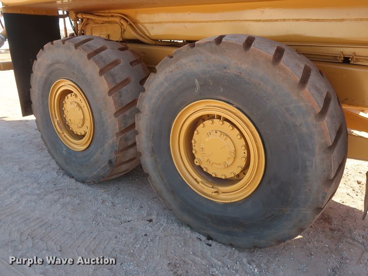 image for item DG7124 2008 Caterpillar 725  water wagon