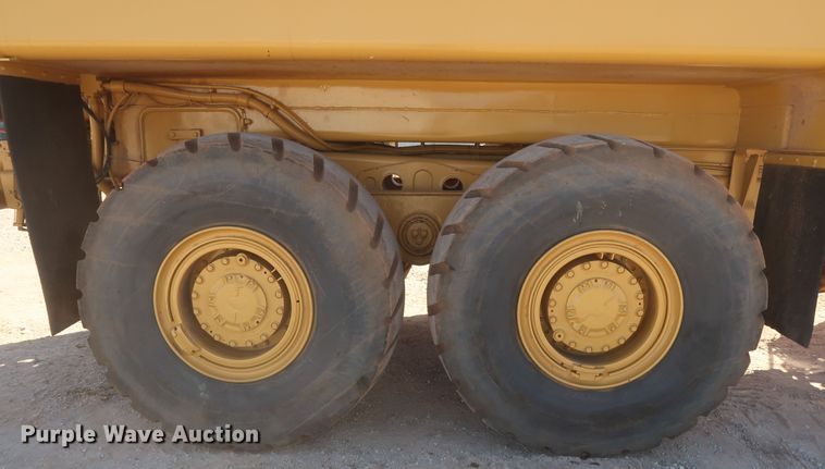 image for item DG7124 2008 Caterpillar 725  water wagon