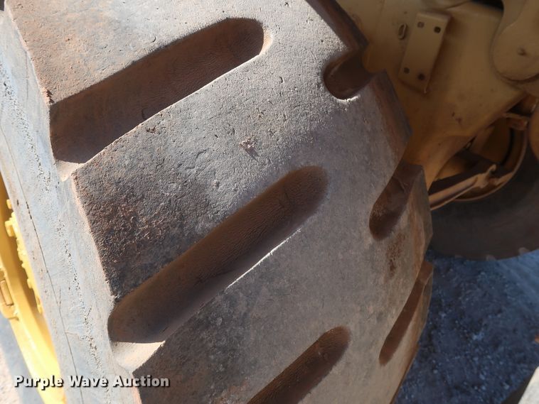 image for item DG7124 2008 Caterpillar 725  water wagon