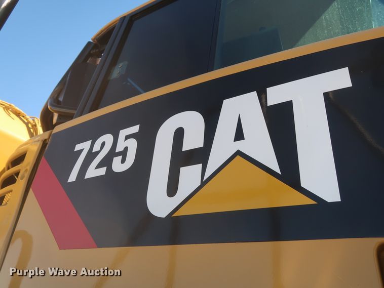 image for item DG7124 2008 Caterpillar 725  water wagon