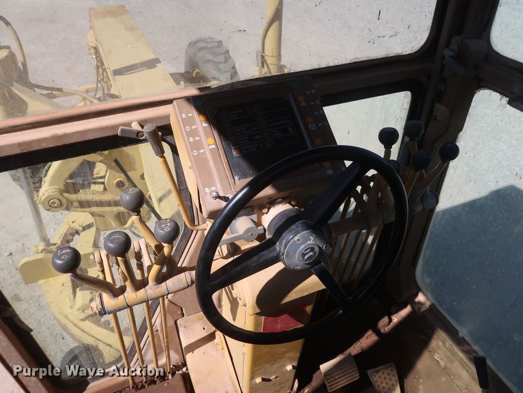 image for item DG7128 1982 Caterpillar 120G motor grader