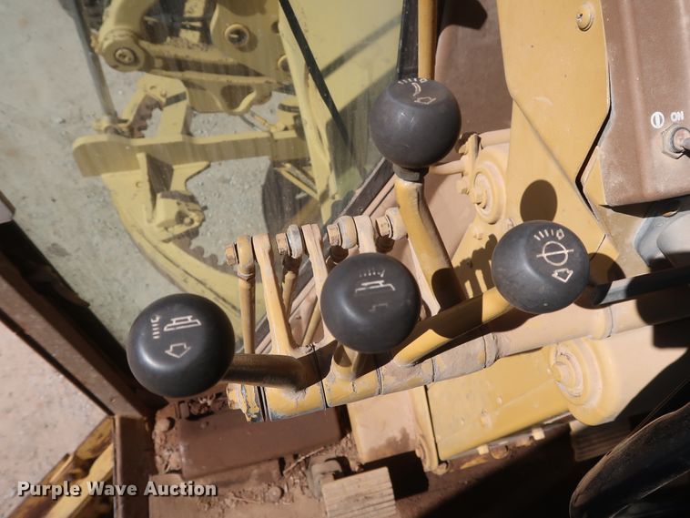 image for item DG7128 1982 Caterpillar 120G motor grader