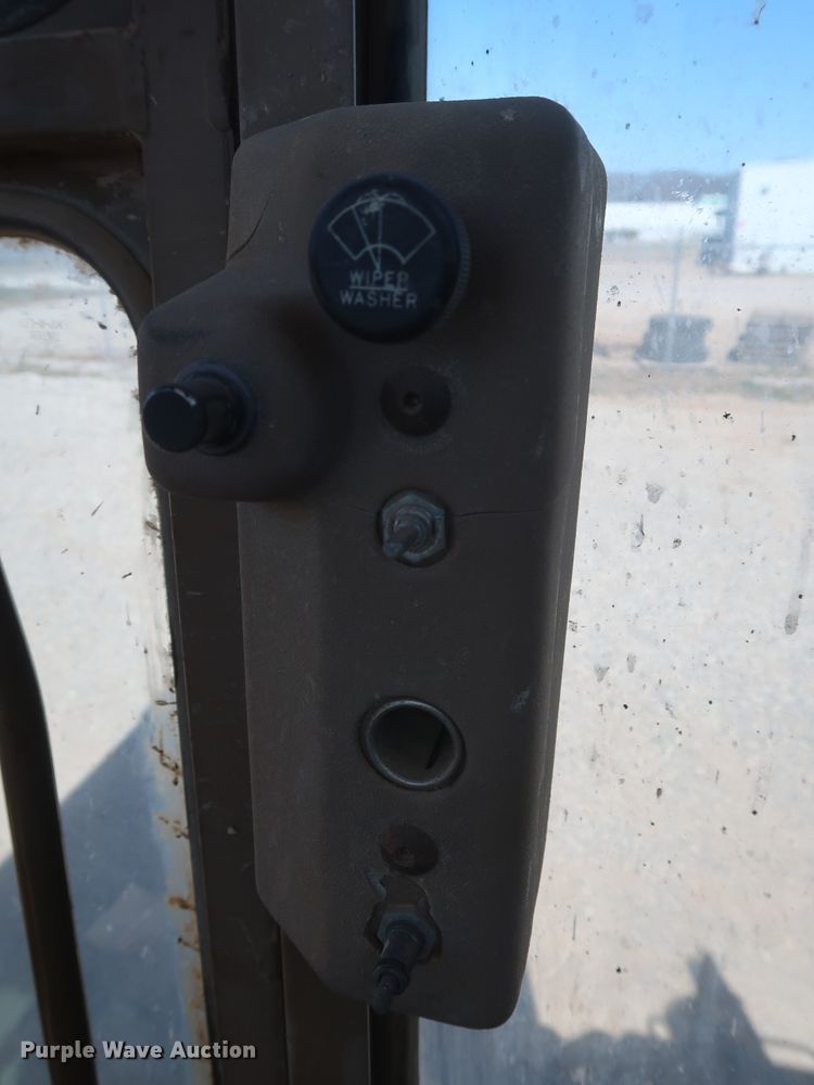 image for item DG7128 1982 Caterpillar 120G motor grader