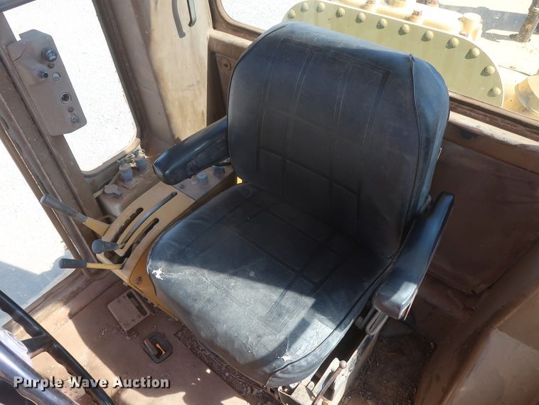 image for item DG7128 1982 Caterpillar 120G motor grader