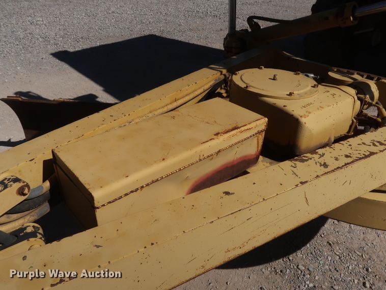 image for item DG7128 1982 Caterpillar 120G motor grader