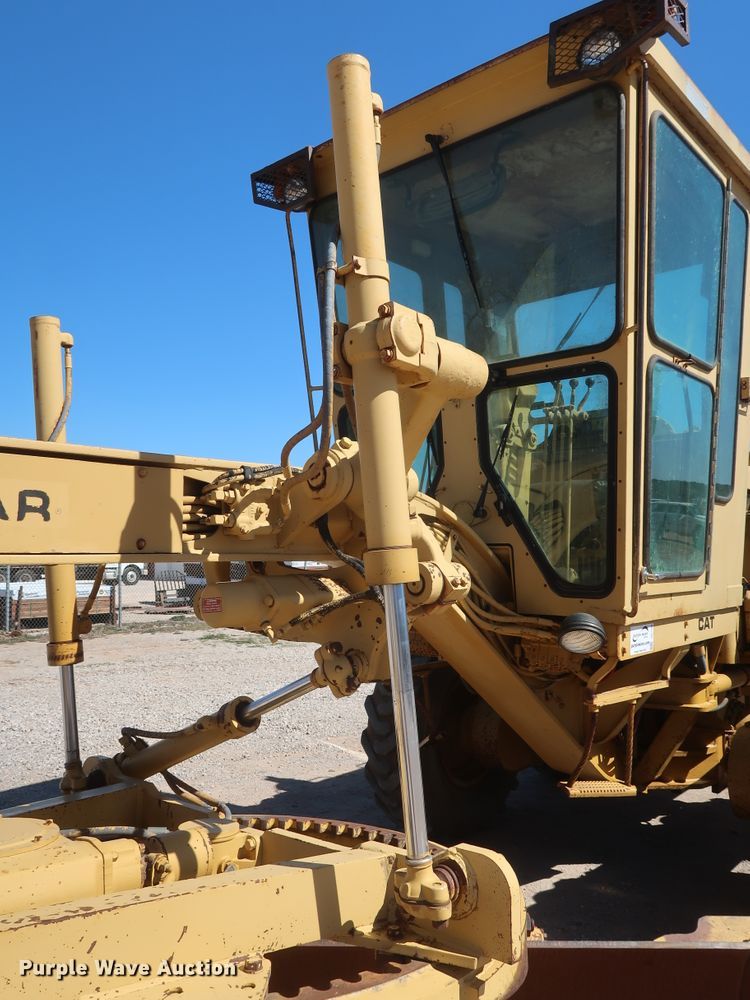 image for item DG7128 1982 Caterpillar 120G motor grader
