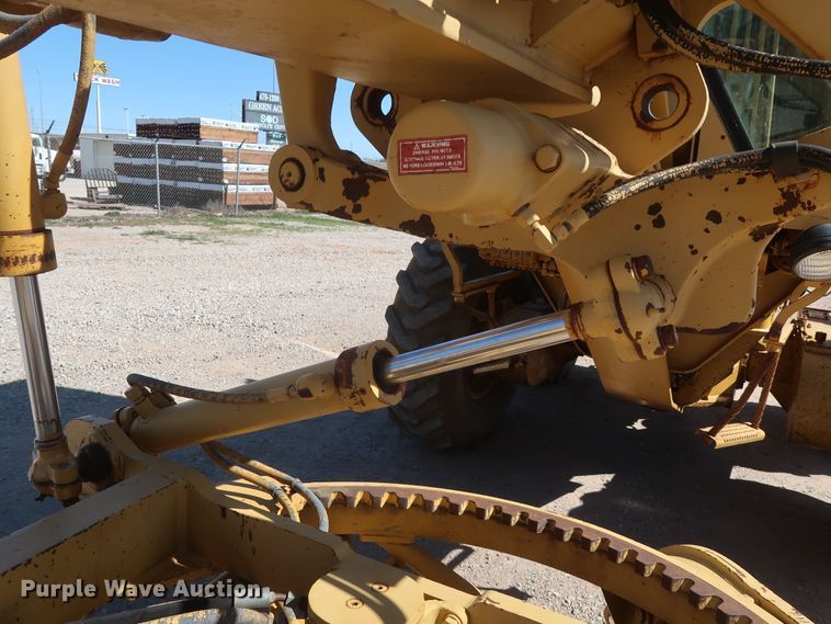 image for item DG7128 1982 Caterpillar 120G motor grader