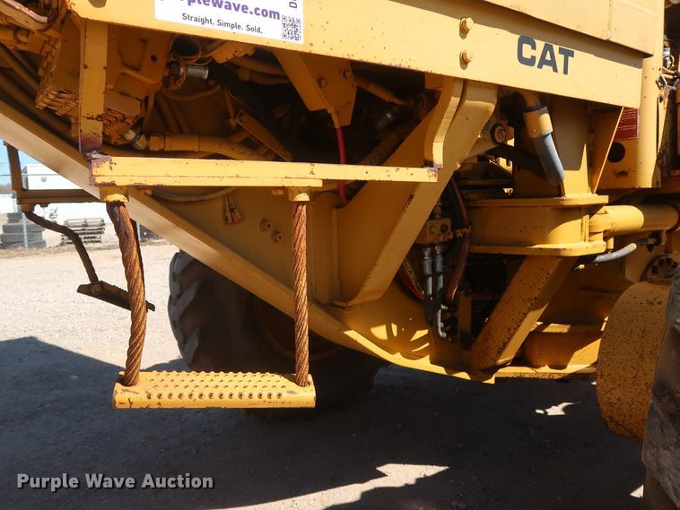 image for item DG7128 1982 Caterpillar 120G motor grader