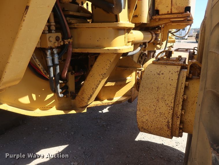 image for item DG7128 1982 Caterpillar 120G motor grader