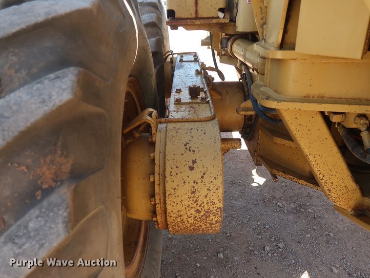 image for item DG7128 1982 Caterpillar 120G motor grader