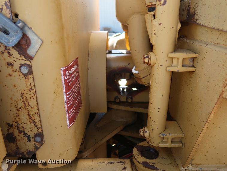 image for item DG7128 1982 Caterpillar 120G motor grader