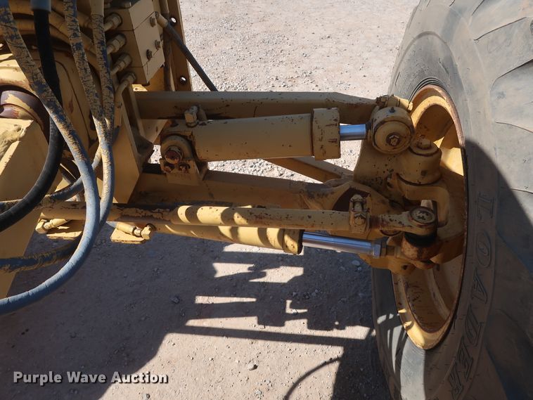 image for item DG7128 1982 Caterpillar 120G motor grader