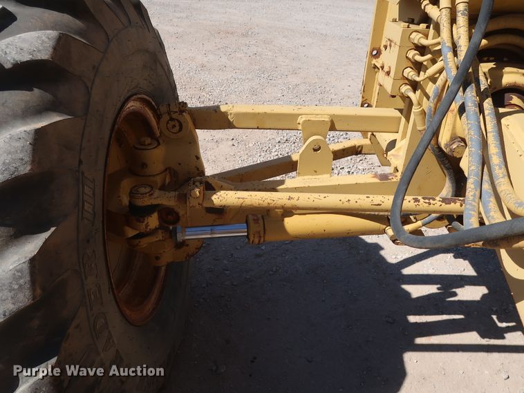 image for item DG7128 1982 Caterpillar 120G motor grader