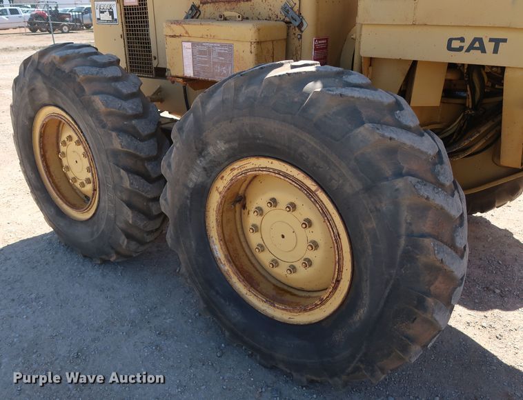 image for item DG7128 1982 Caterpillar 120G motor grader