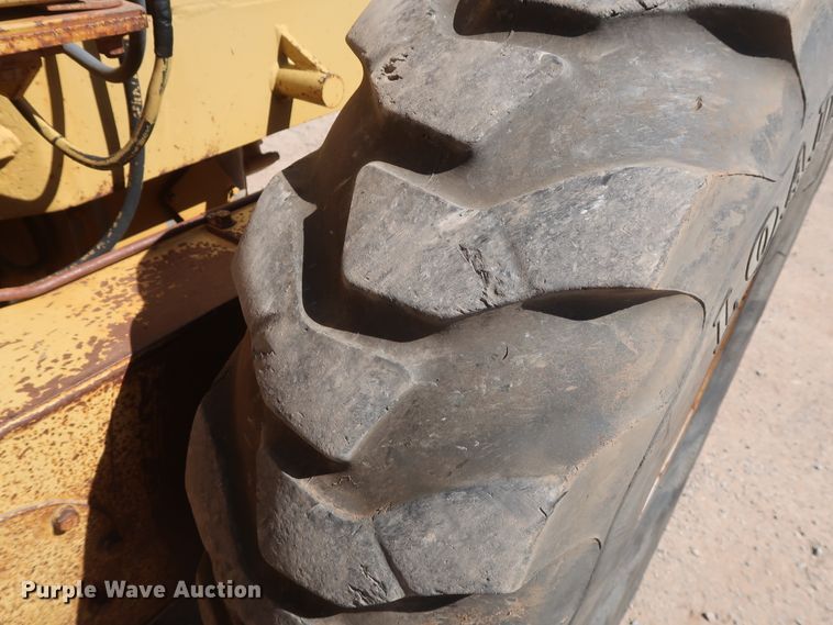 image for item DG7128 1982 Caterpillar 120G motor grader