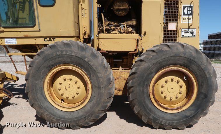 image for item DG7128 1982 Caterpillar 120G motor grader