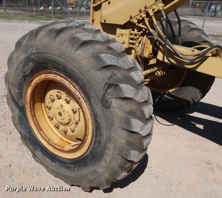 image for item DG7128 1982 Caterpillar 120G motor grader