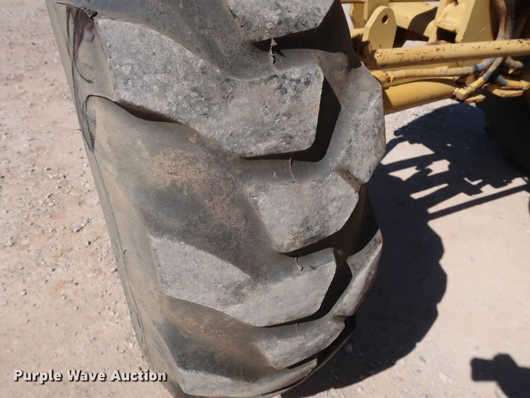 image for item DG7128 1982 Caterpillar 120G motor grader