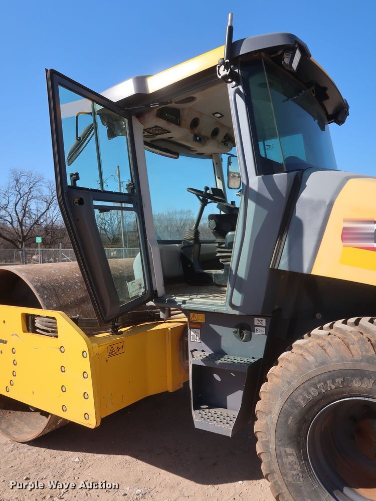 image for item DG7129 2015 Dynapac CA2500D single drum vibratory roller