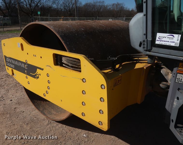 image for item DG7129 2015 Dynapac CA2500D single drum vibratory roller