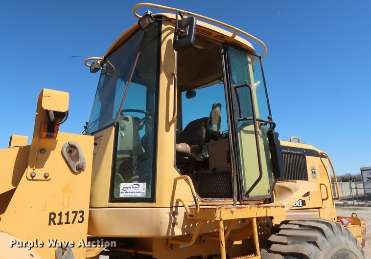 image for item DG7132 2001 John Deere 544H  High Lift wheel loader